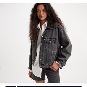 Levi’s 90’s trucker jean jacket.